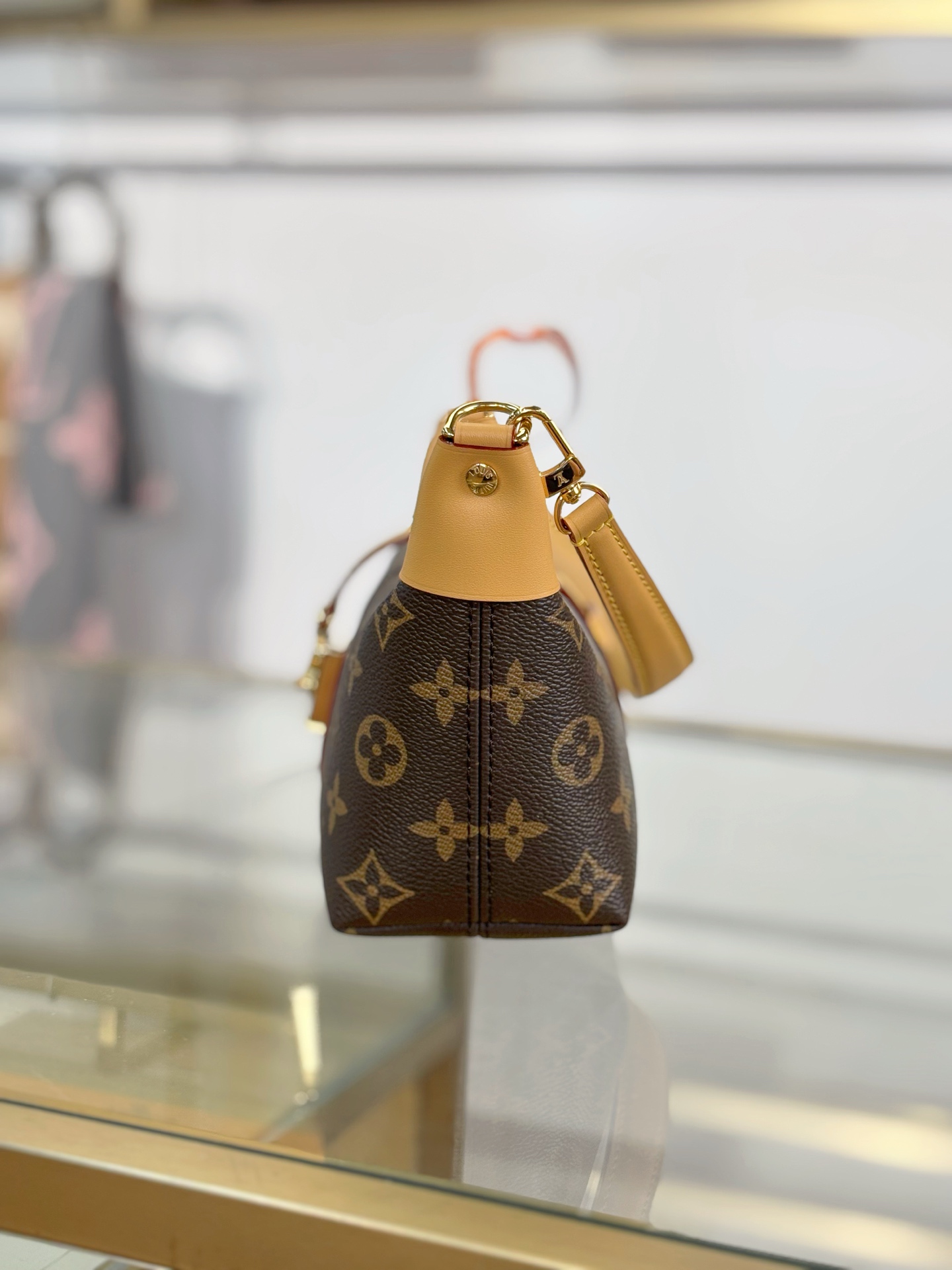 TOP Louis Vuitton LV Pochette Mia Bag 22x14.5x8cm - Monogram