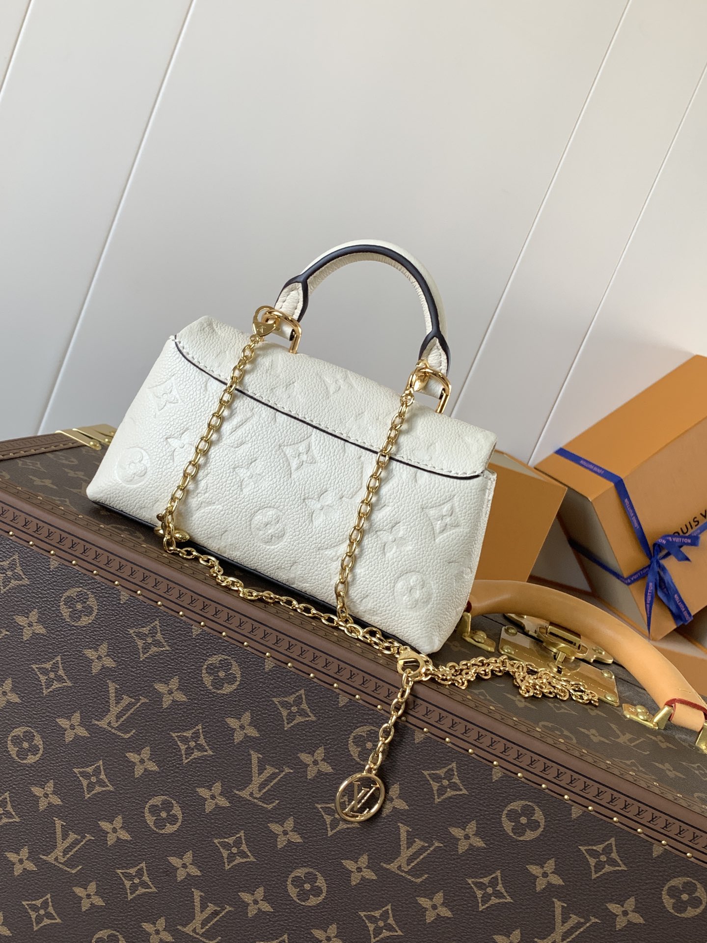 TOP Louis Vuitton LV Nano Madeleine Bag Monogram Empreinte Leather 21× 12.5 × 6cm - 3 Color