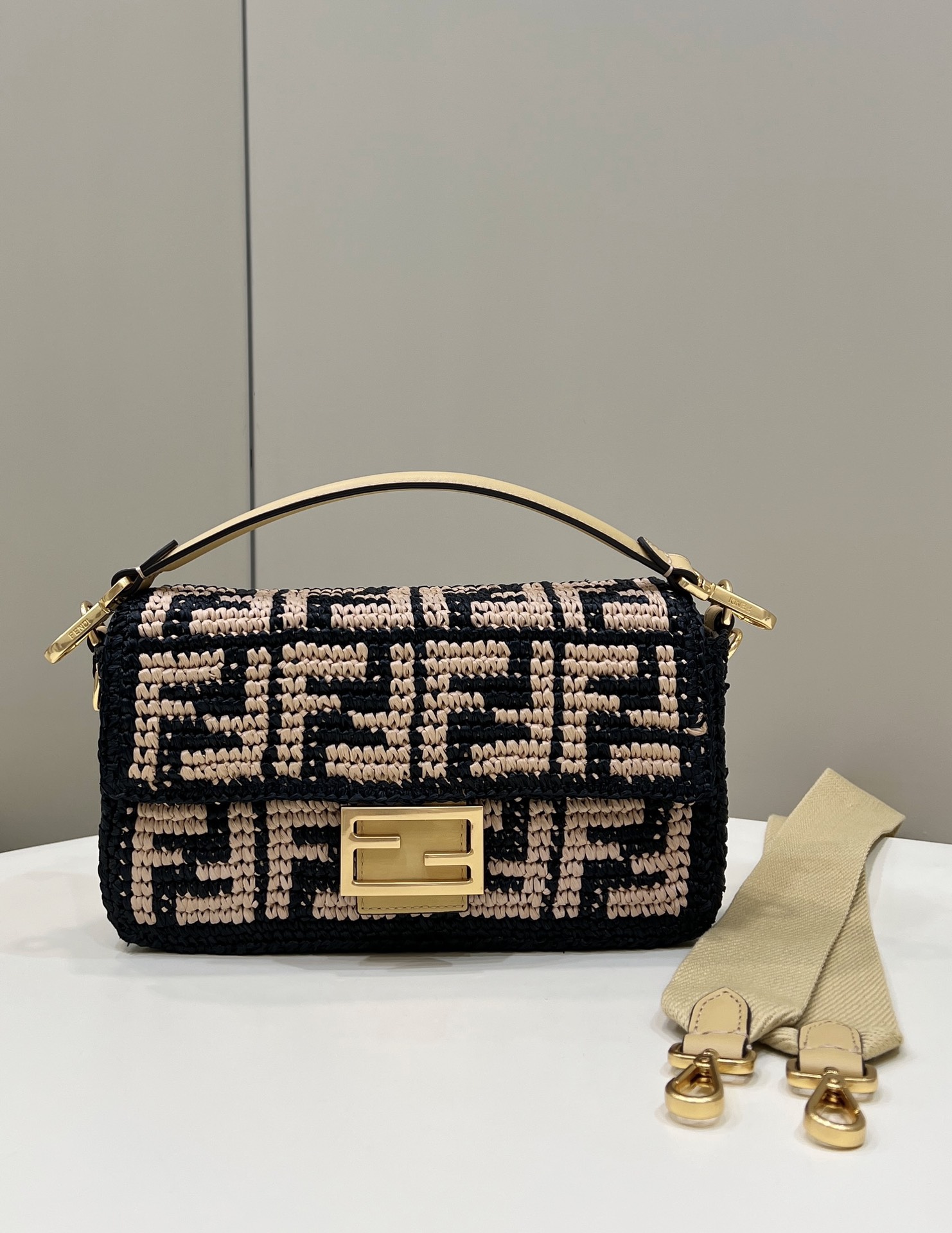 TOP Fendi Lafite Woven Baguette Bags - 27cm - GHW