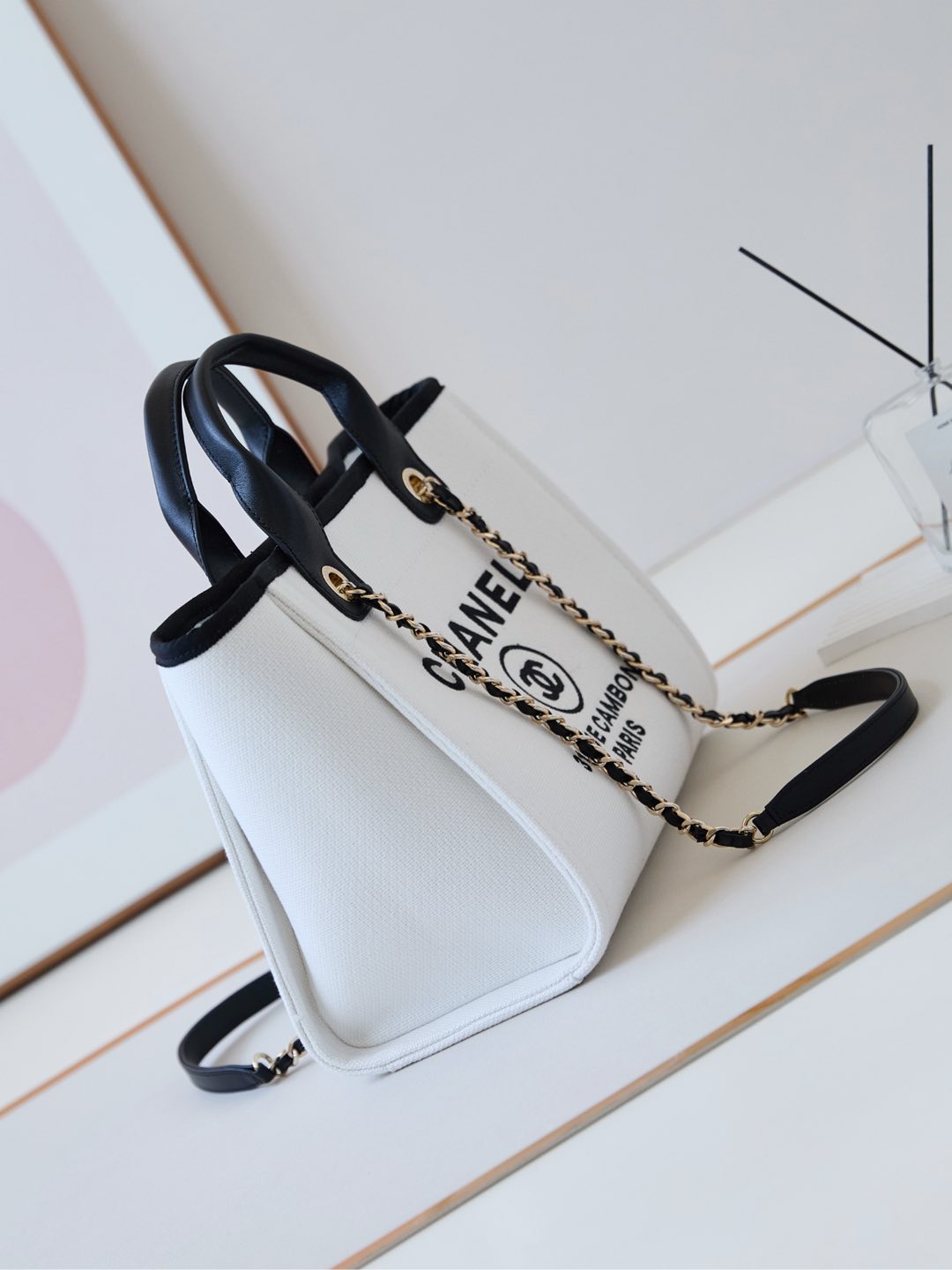 TOP CHANEL Deauville Bag 33cm - White with Black Handle