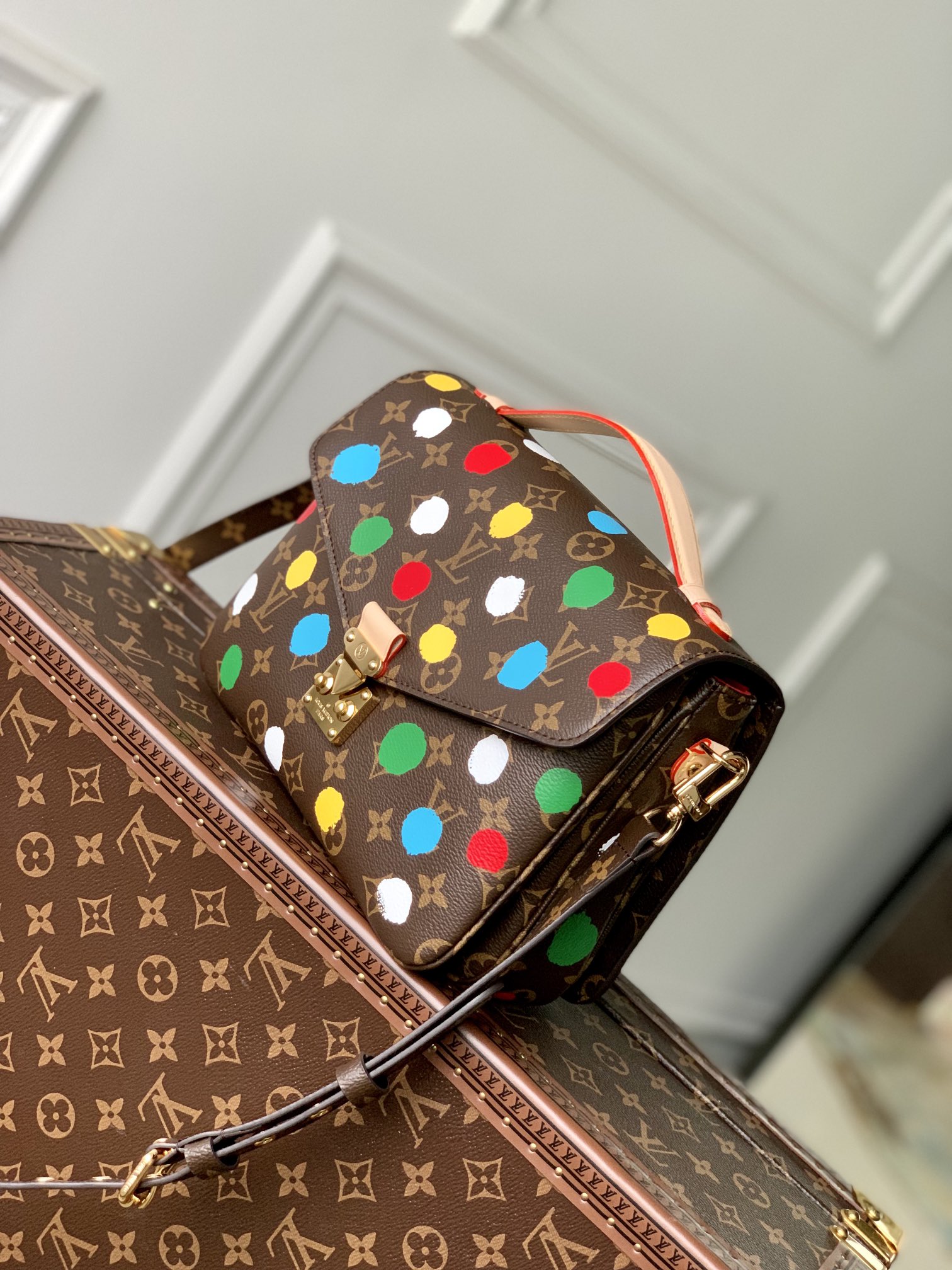 Louis Vuitton YK Pochette Metis M46384
