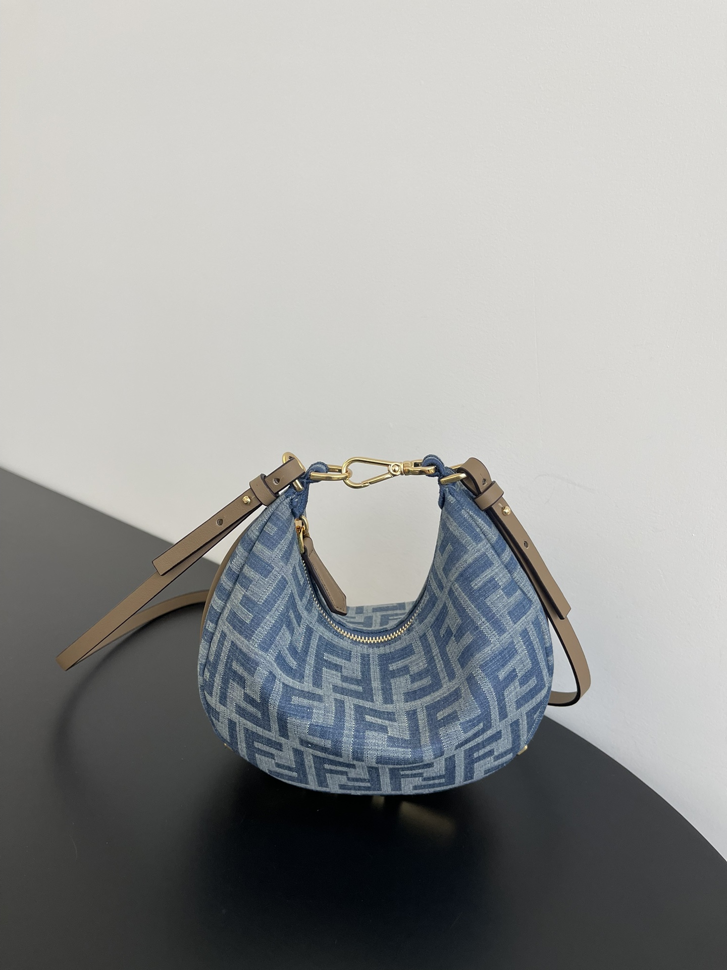 TOP FENDI Classic Metal Logo Fendigraphy Bag 20x7.5x13cm - Denim Blue&GHW