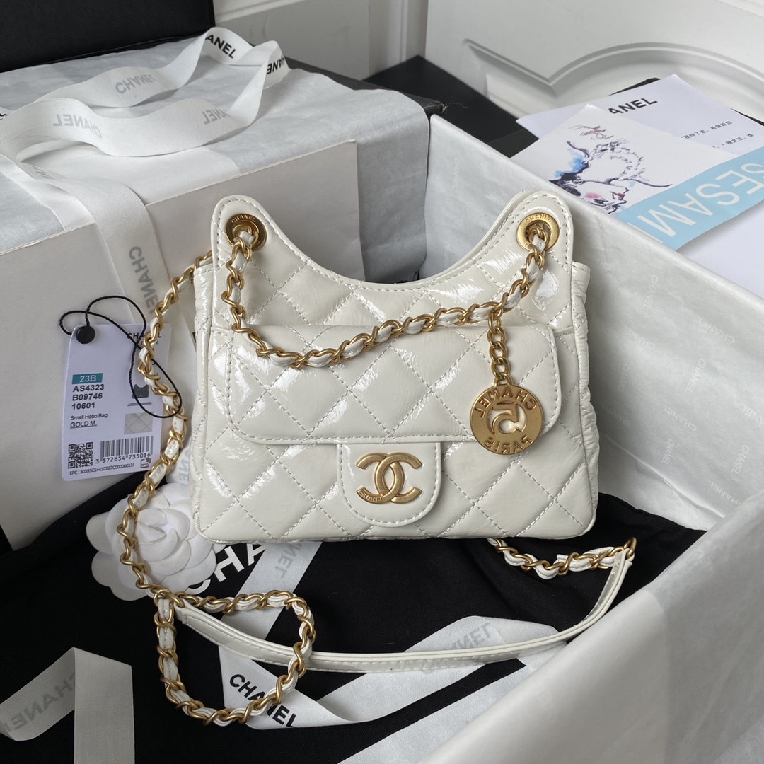 TOP CHANEL AS4323 Oil Wax Leather Hobo Bag 17×19×6cm - GHW - White