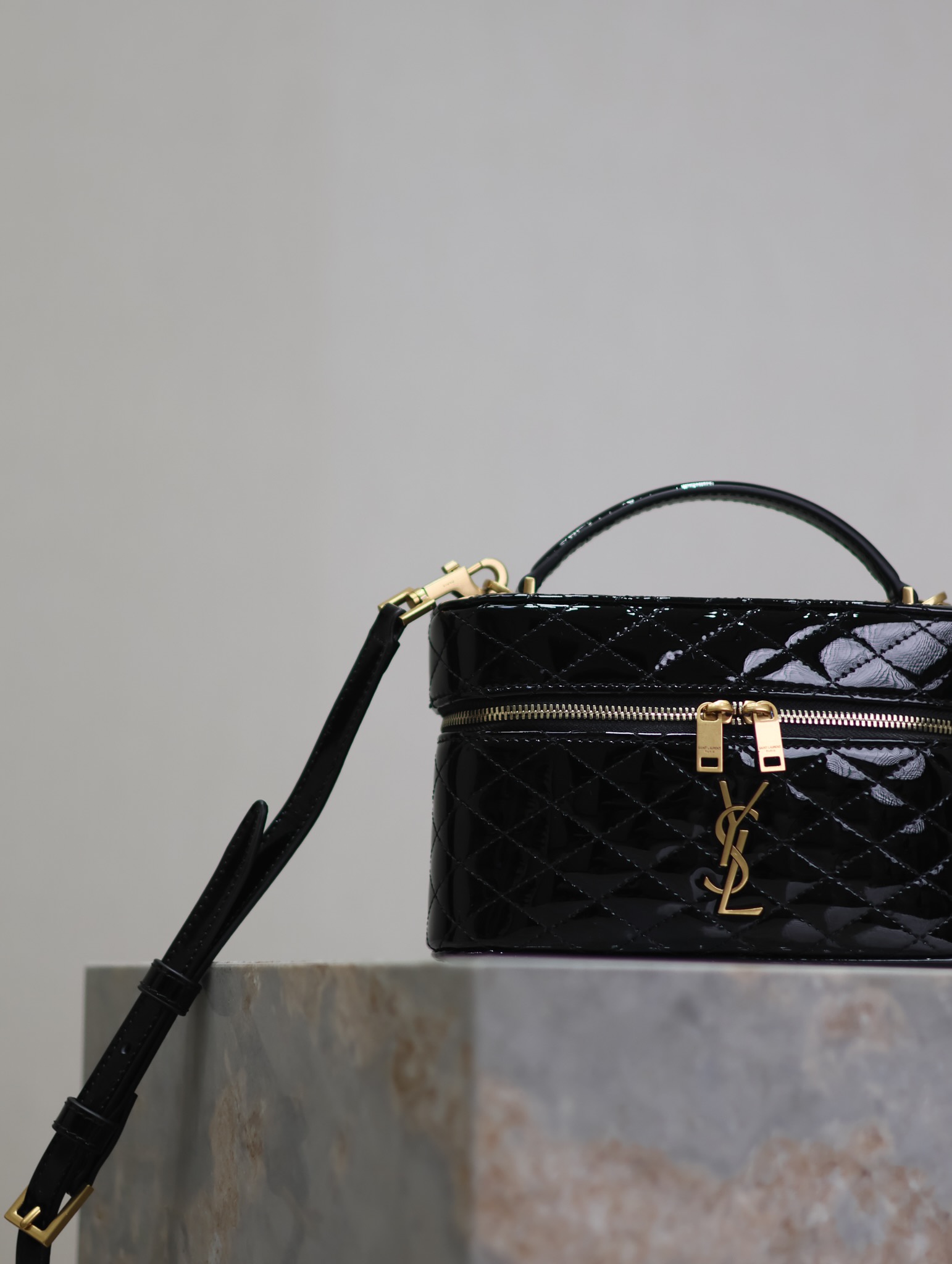 TOP Yves Saint Laurent YSL Gaby Vanity Shoulder Bag 18x11x6.5cm - Black