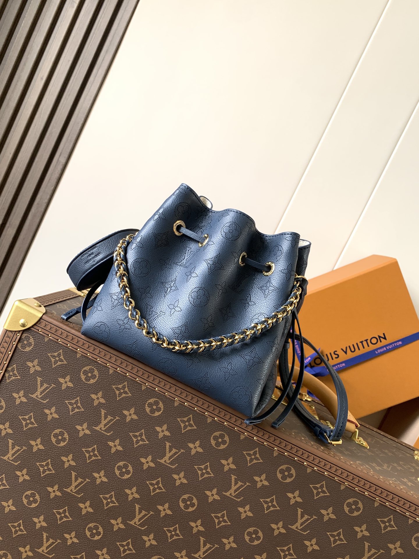 TOP Louis Vuitton LV Bella Handbag 22x14x19cm - Dark Blue