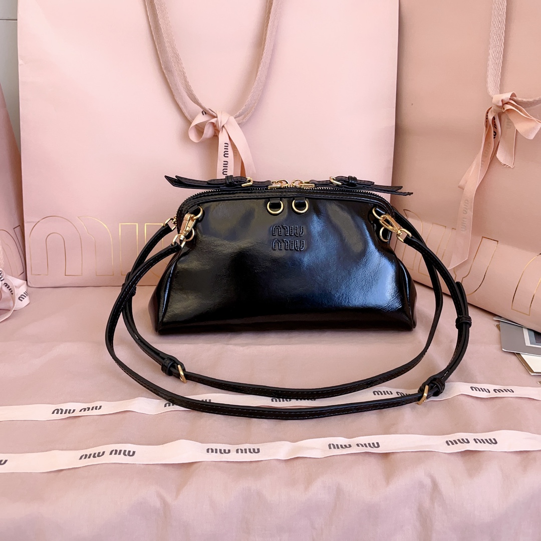 TOP Miu Miu Shoulder Bag  24 X 14 X8.5 cm - 3 Colors