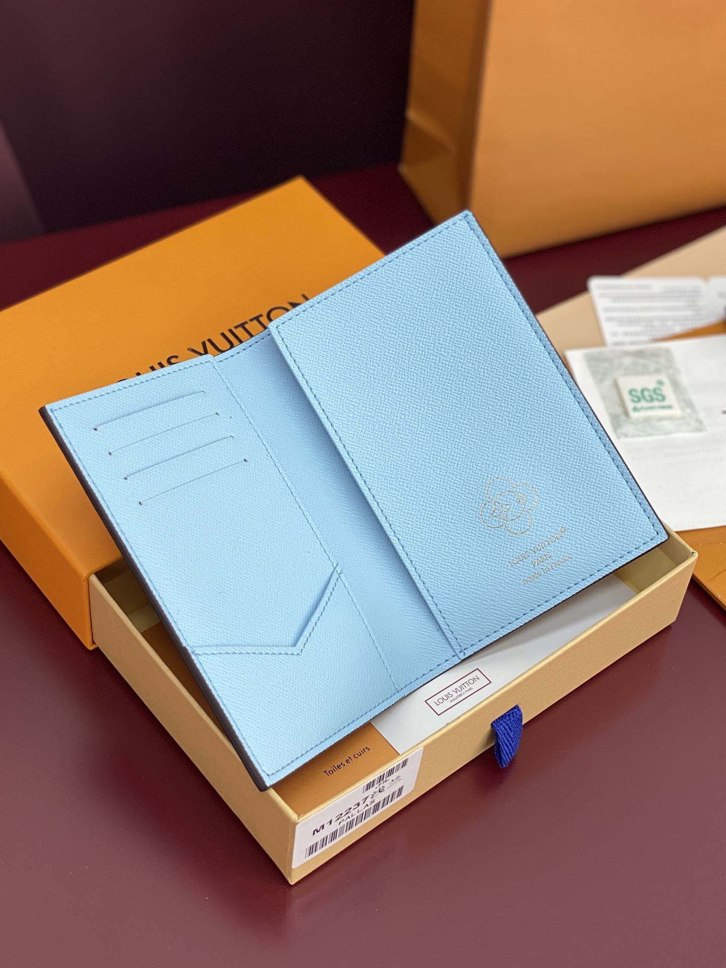 TOP Louis Vuitton LV Snow Show Series Passport Holder with Vivienne Pattern Calfskin 14x2.5x10cm - Brown/Blue