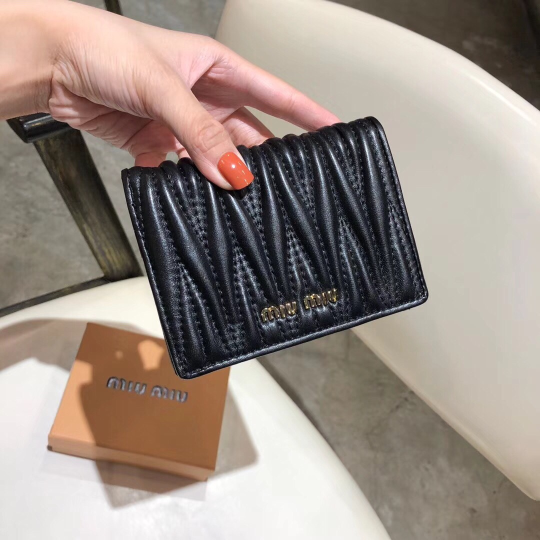 MIU MIU Matelassé Sheepskin Wallet (Replica)