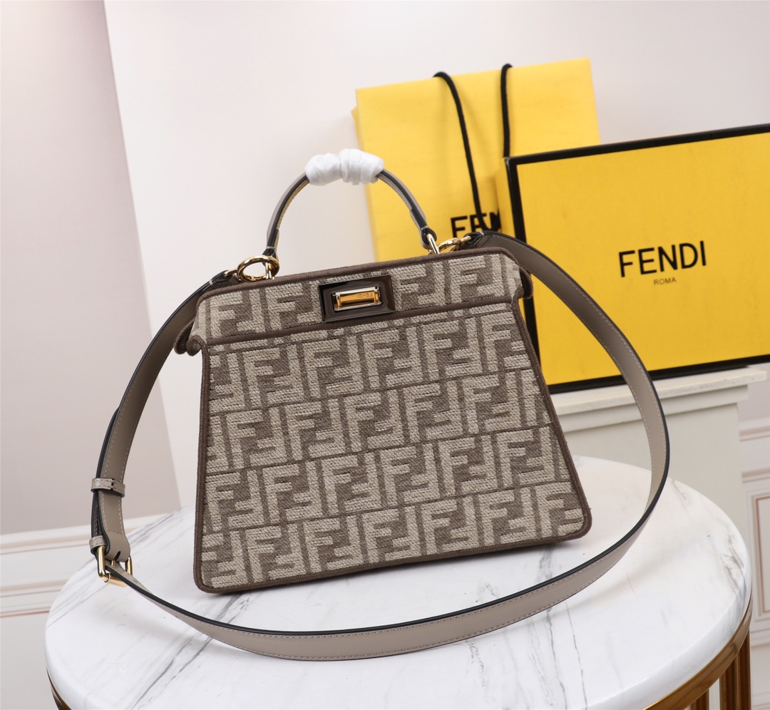 TOP FENDI Peekaboo ISeeU Small Handbag