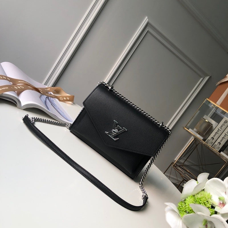 TOP Louis Vuitton LV Mylockme Chain Bag 22.5 x 17 x 5.5 cm- Black w SHW