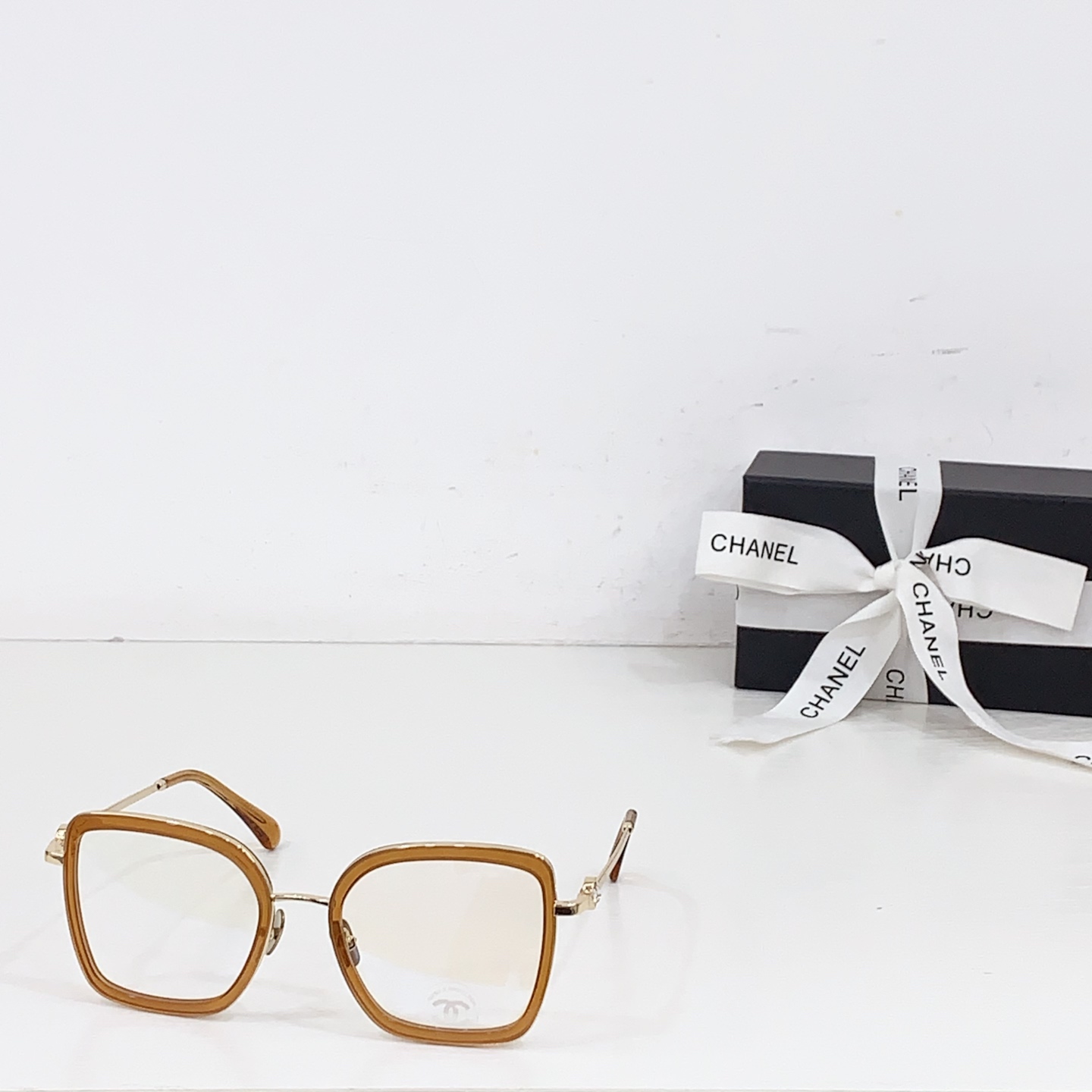 TOP CHANEL Sunglasses - 6 Colors