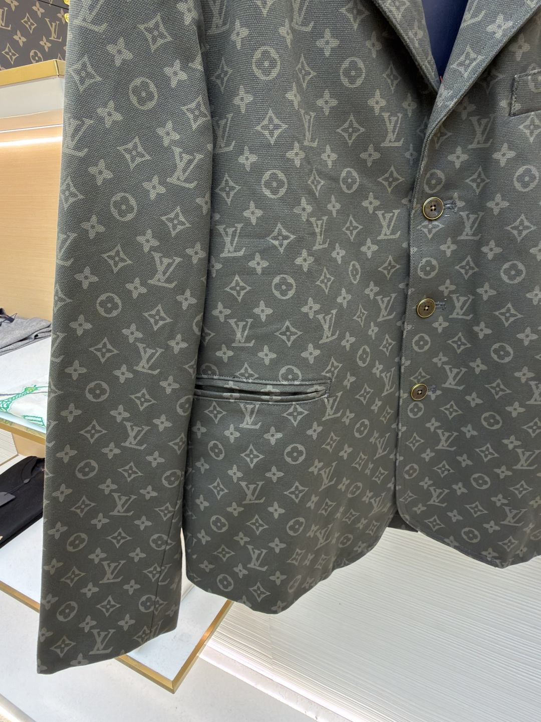 LOUIS VUITTON 满印字母提花西装