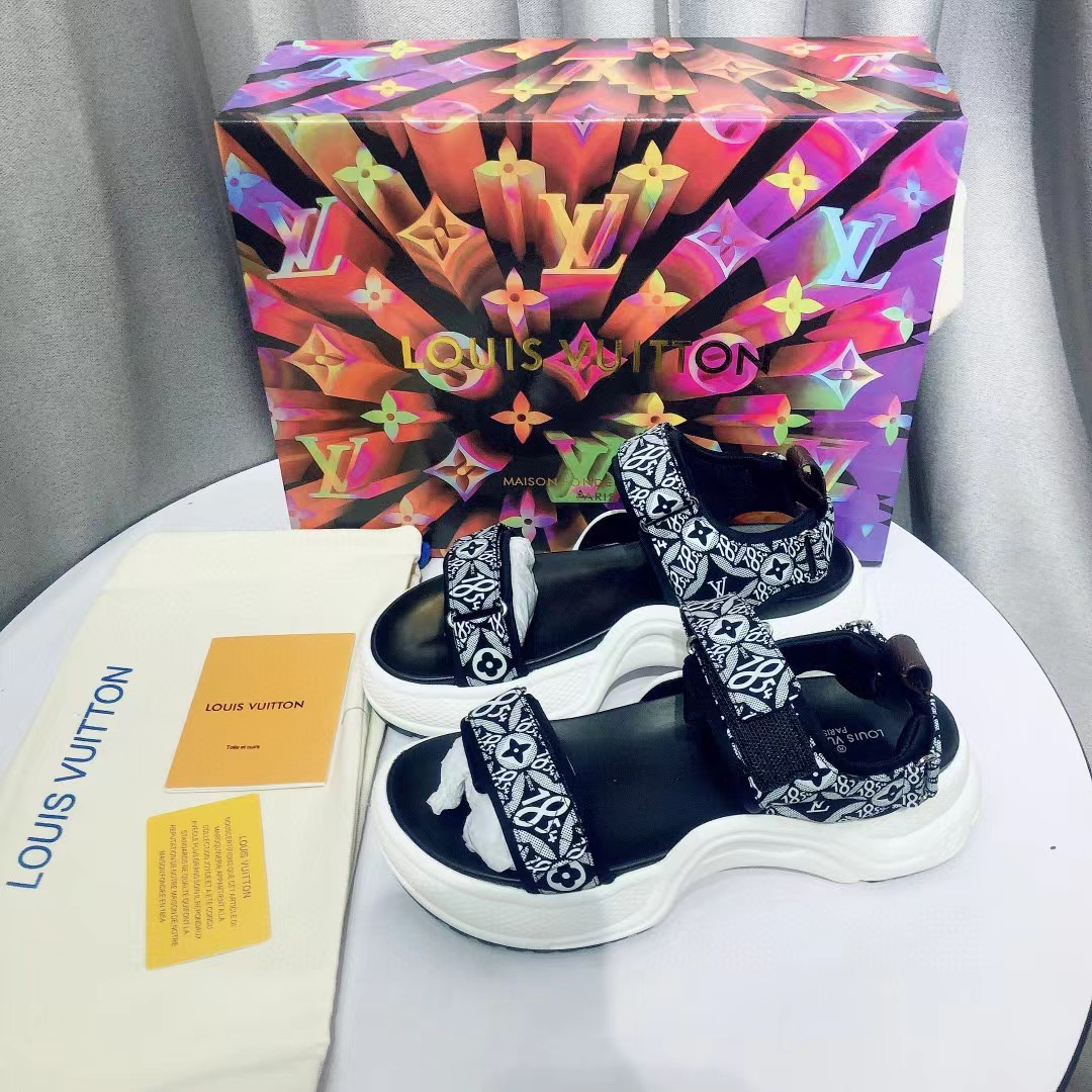TOP Louis Vuitton LV Sandals - Black
