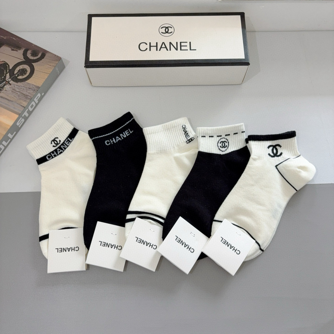 TOP CHANEL Socks - 5 Pieces as a Set