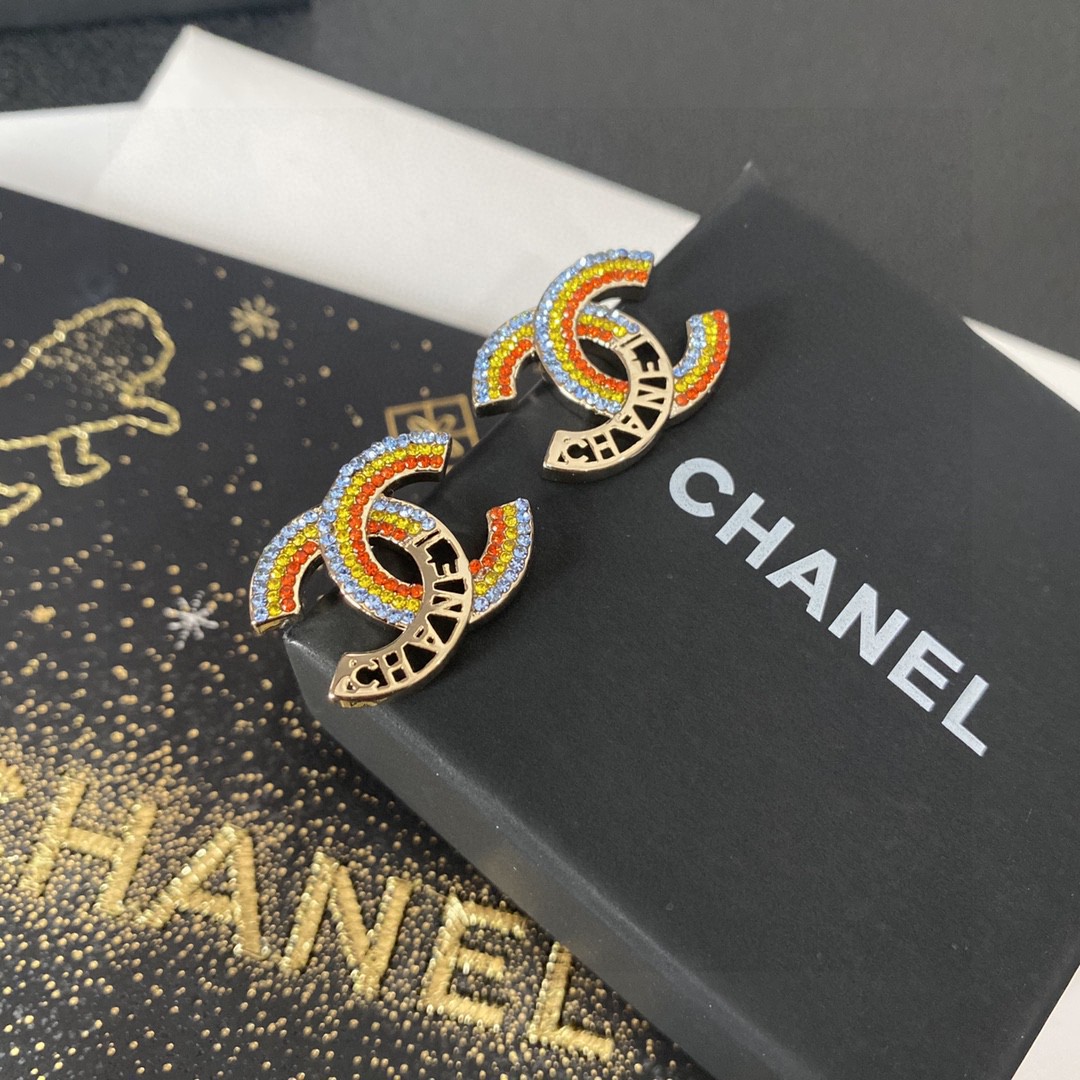 TOP CHANEL Dounble C Earrings