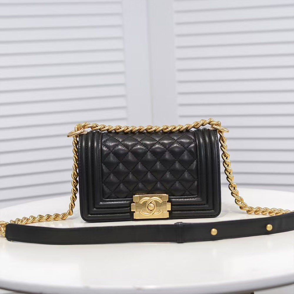Chanel Large Boy Flap Bag (Replica)
