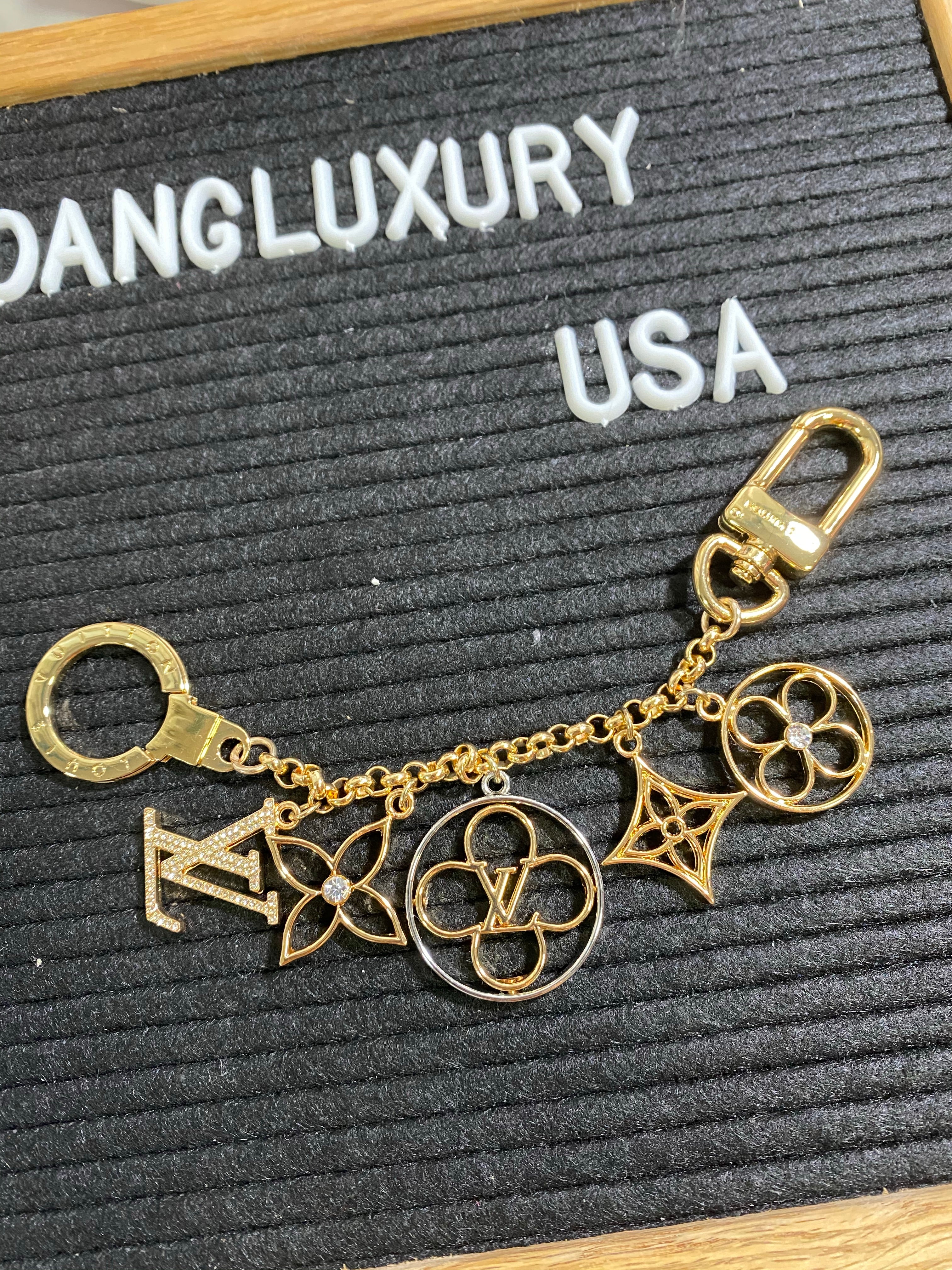 TOP Louis Vuitton LV Cruise Flower Finesse Chain Bag Charm