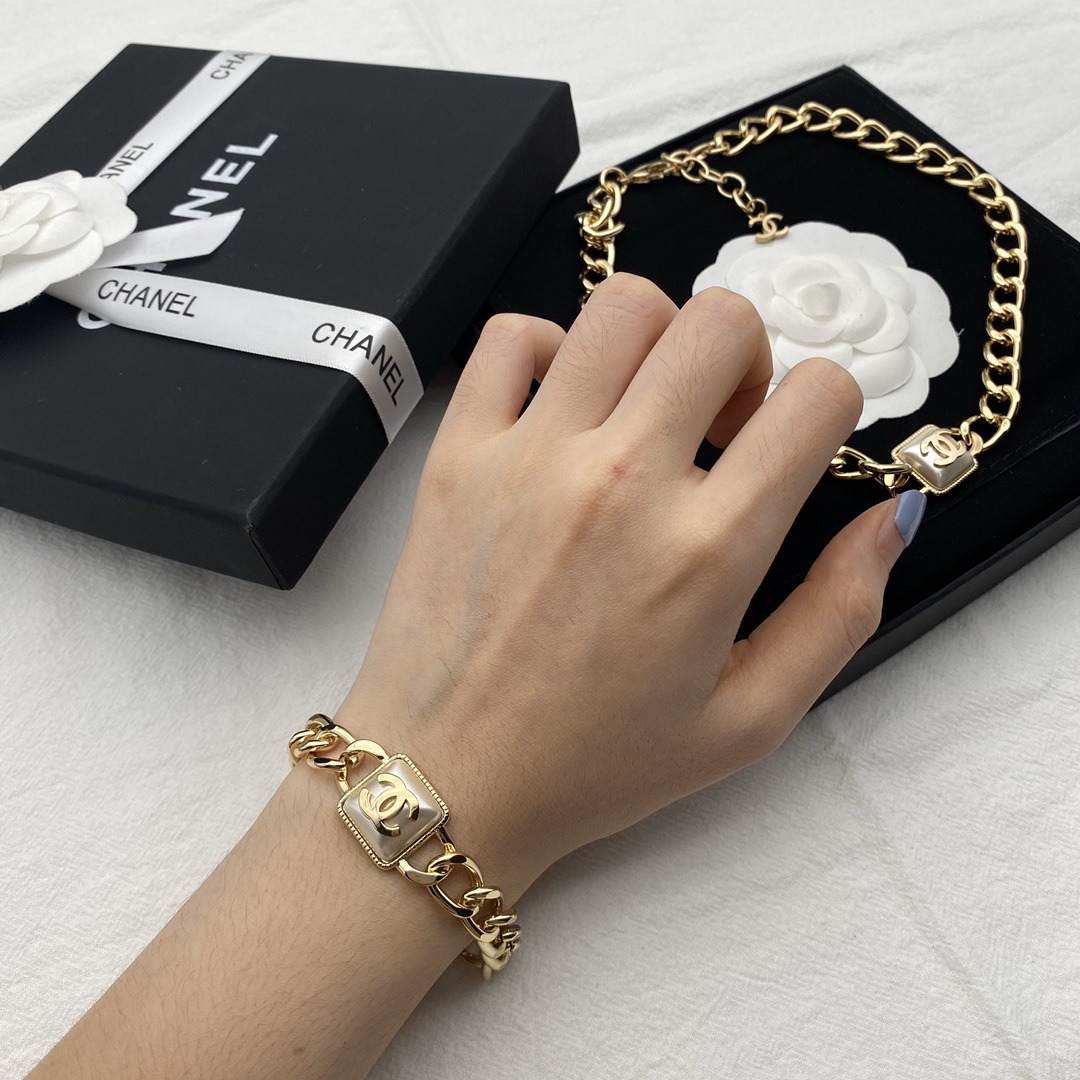 TOP CHANEL Choker Necklace Bracelet Set