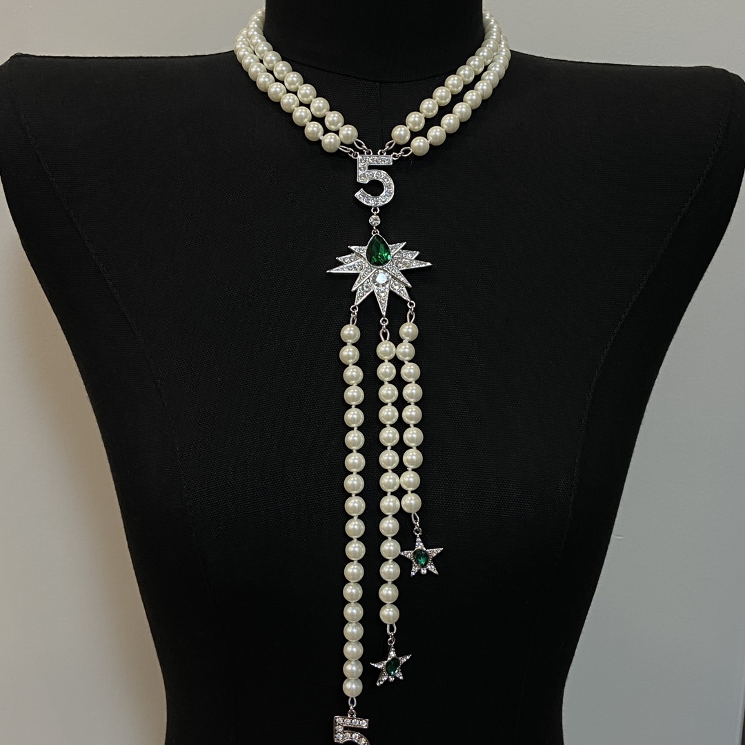 TOP CHANEL CC Necklace with Pearl
