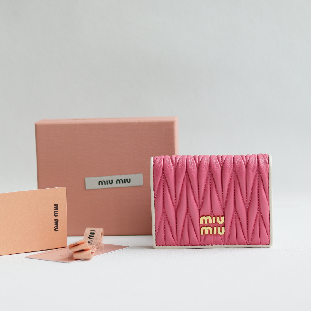 TOP Miu Miu Lambskin Matelasse Pocket Wallet 11.5x8cm - 9 Color