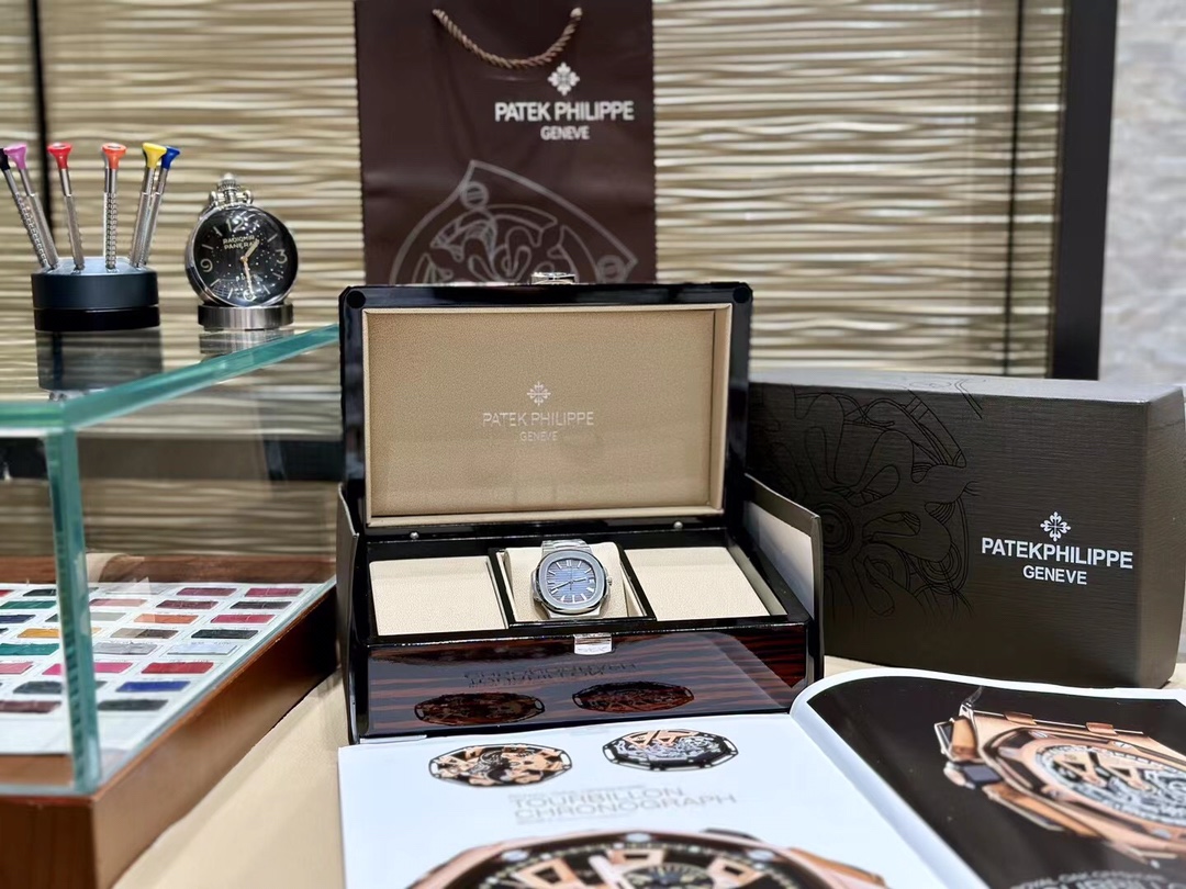 TOP Patek Philippe Nautilus 40mm Watch - Black