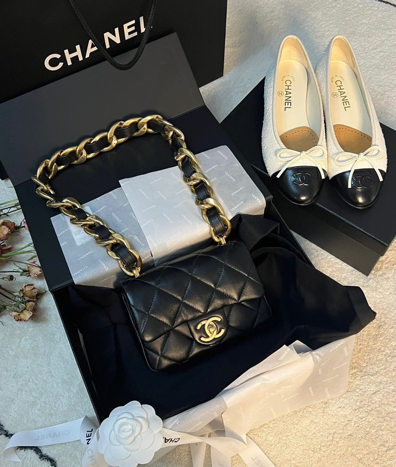 TOP CHANEL Classic Flap Leather Big Chain Mini 20cm - Black