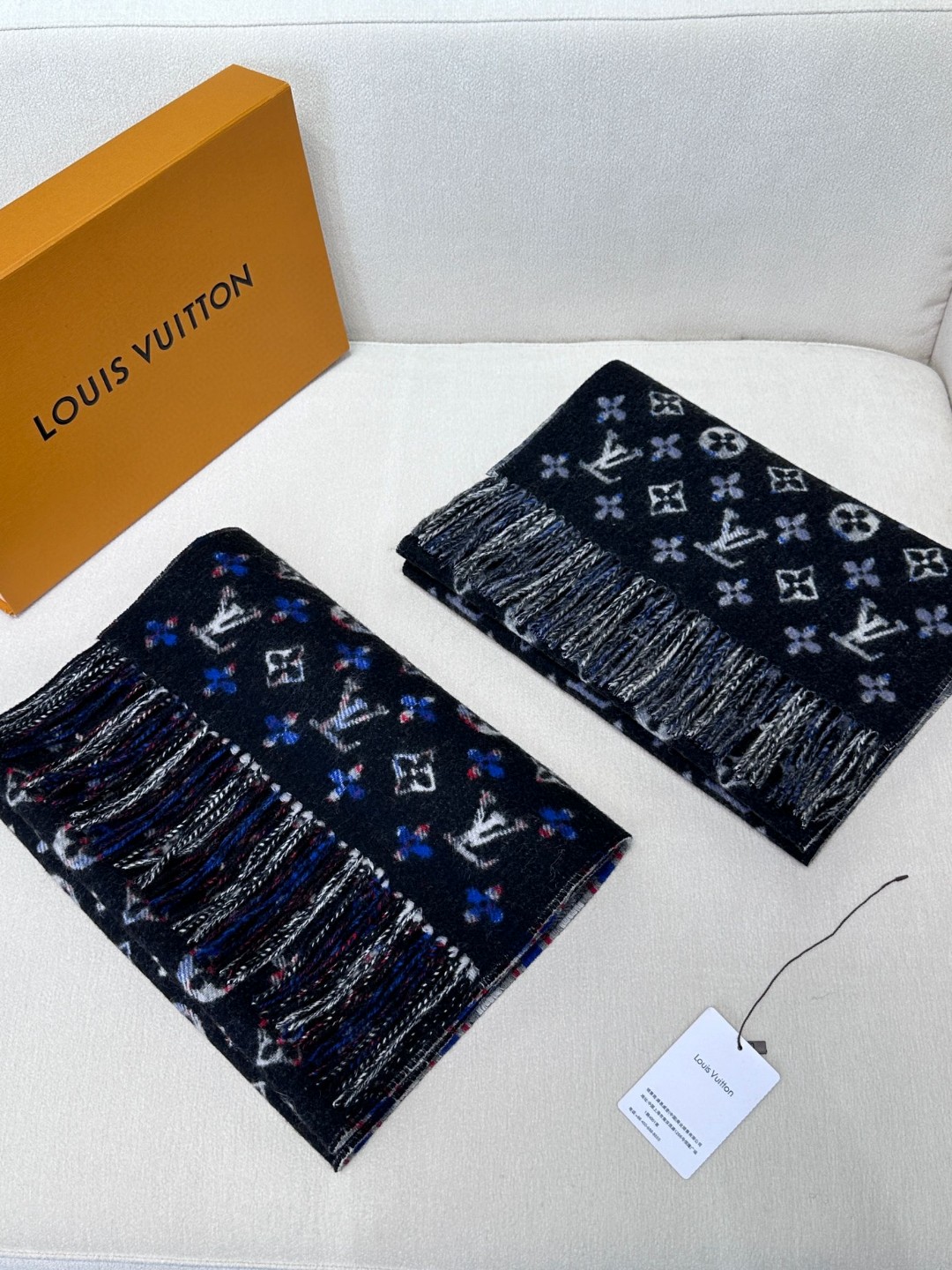 TOP Louis Vuitton LV Wool Scarf 32x200cm - 2 Color
