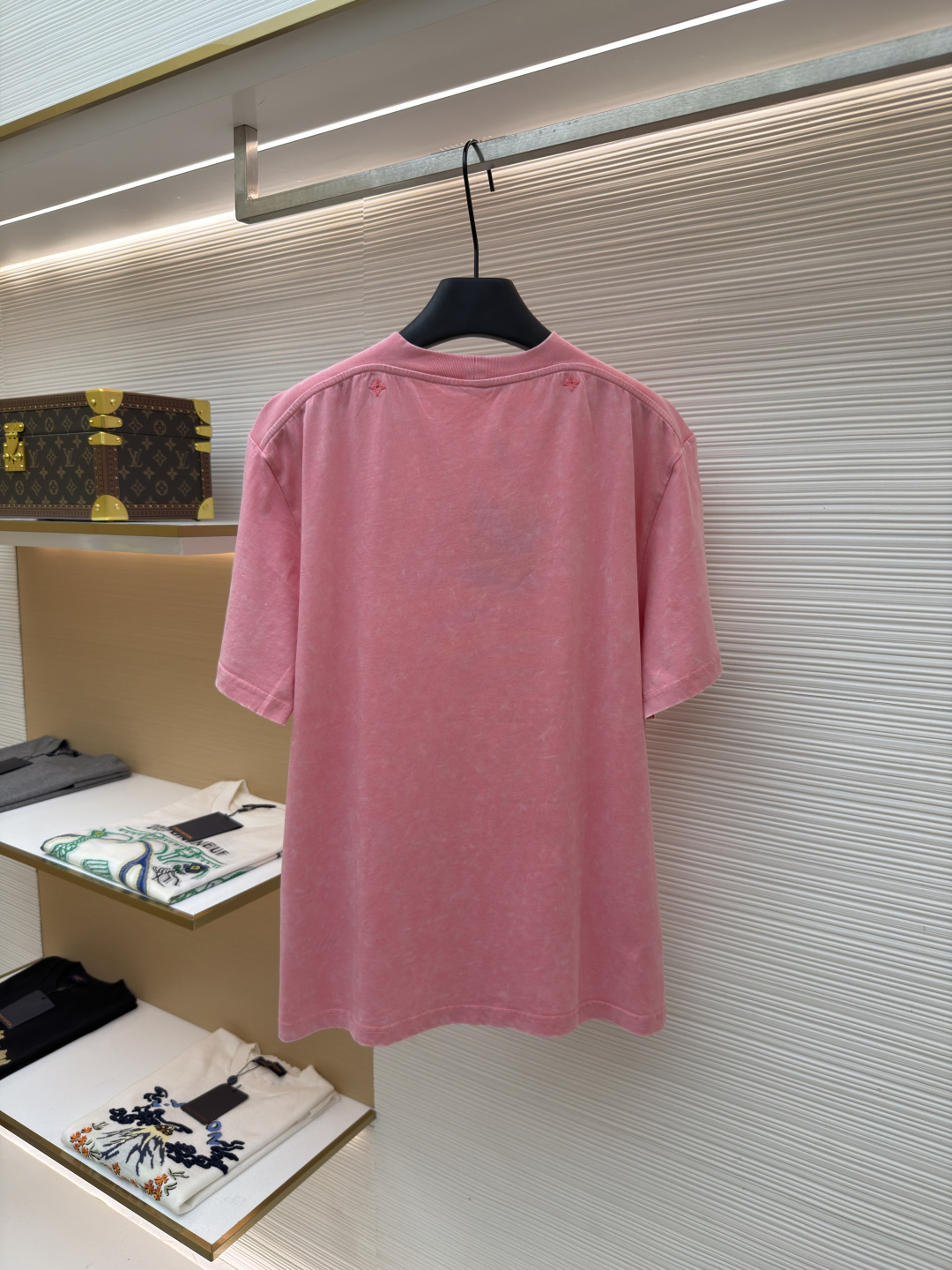 LOUIS VUITTON 洗水粉刺绣圆领短袖