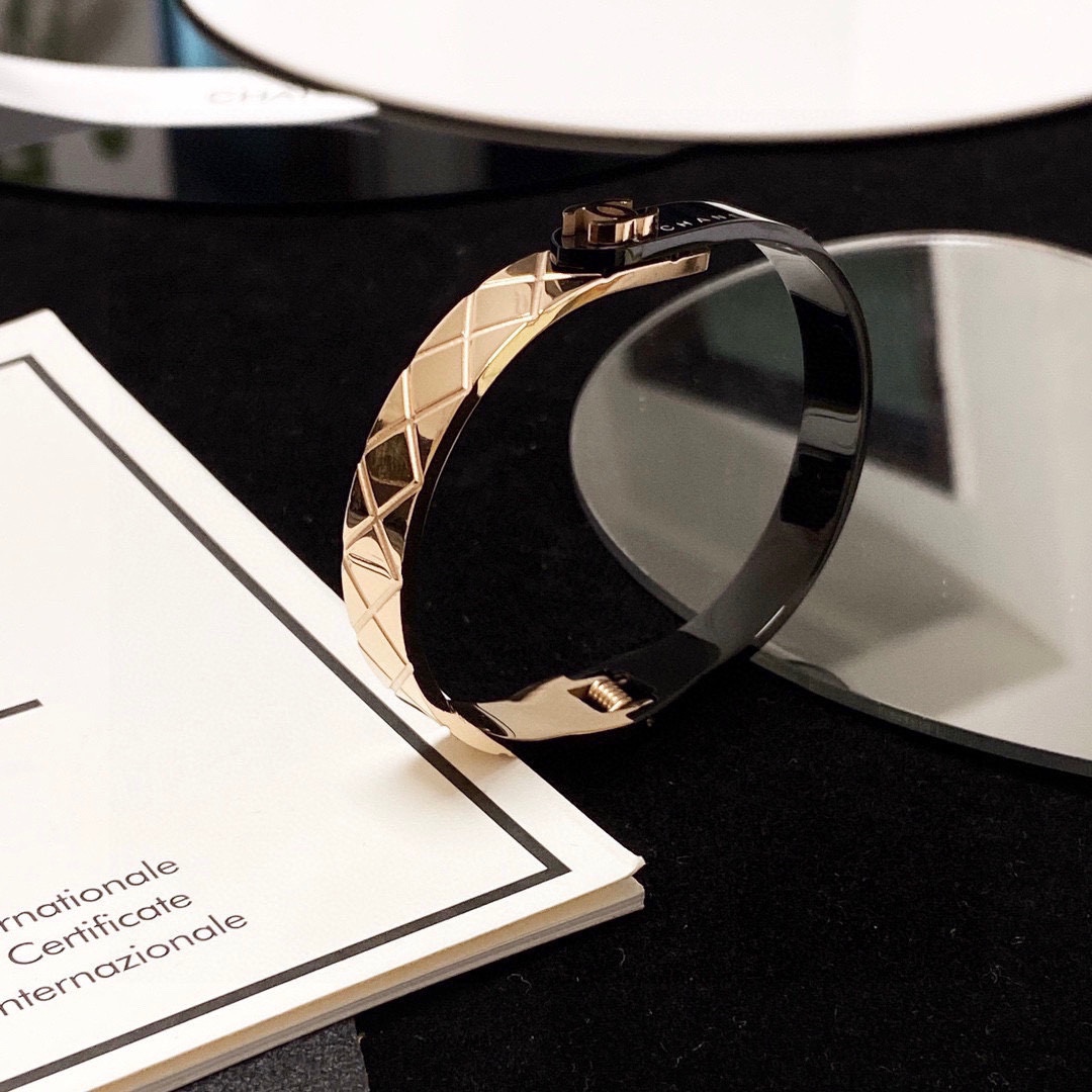 TOP CHANEL Bracelet-Black