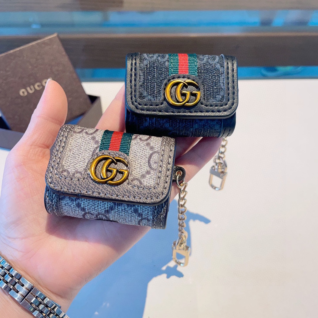 TOP GUCCI Classic Monogram Leather Airpods Cases Keychain - 2 Color