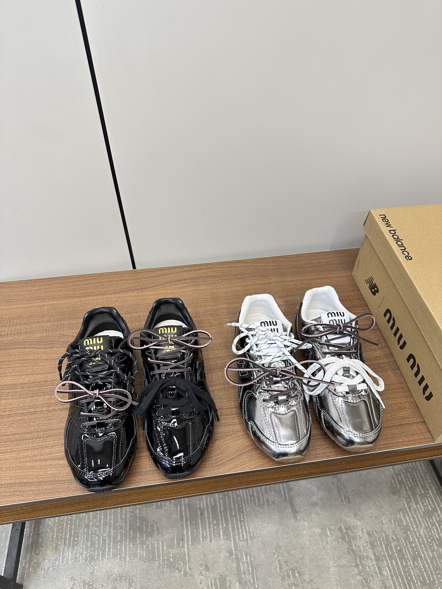 TOP Miu Miu&New Balance Sneakers Cowhide - 2 Color