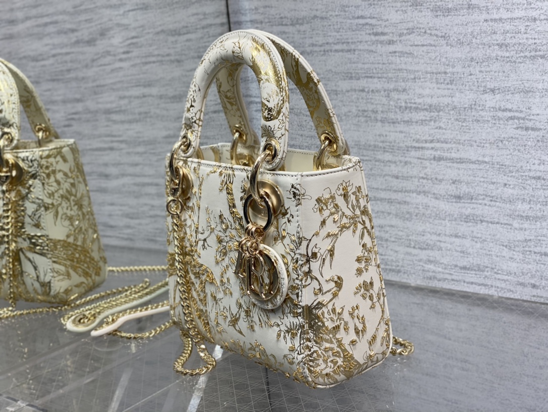 TOP Christian Dior Lady Dior Bag Embroidered Golden Magpie Beads 17x7.5x14cm - White