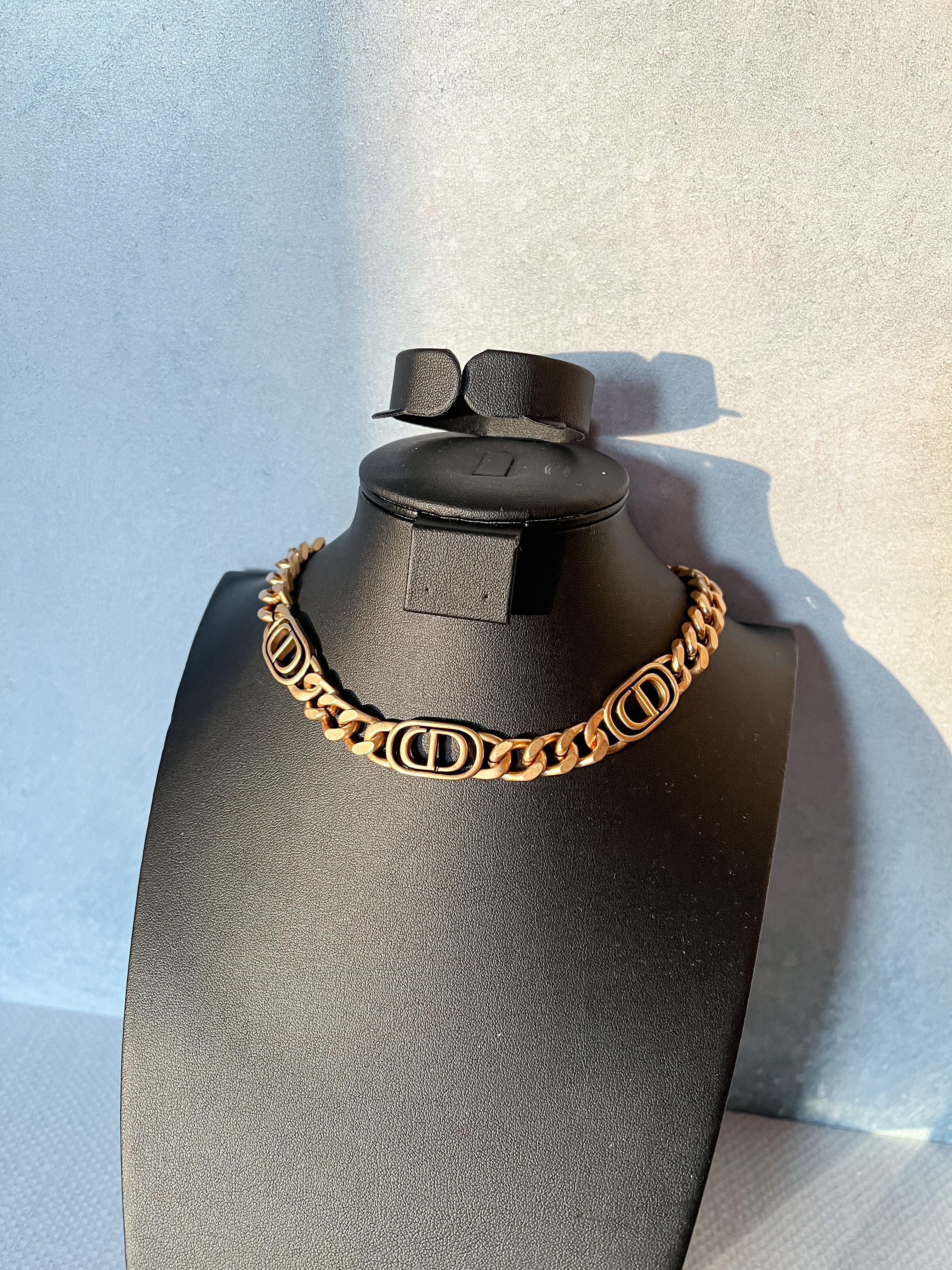 TOP Christian Dior 30 Montaigne Necklace Choker - Gold