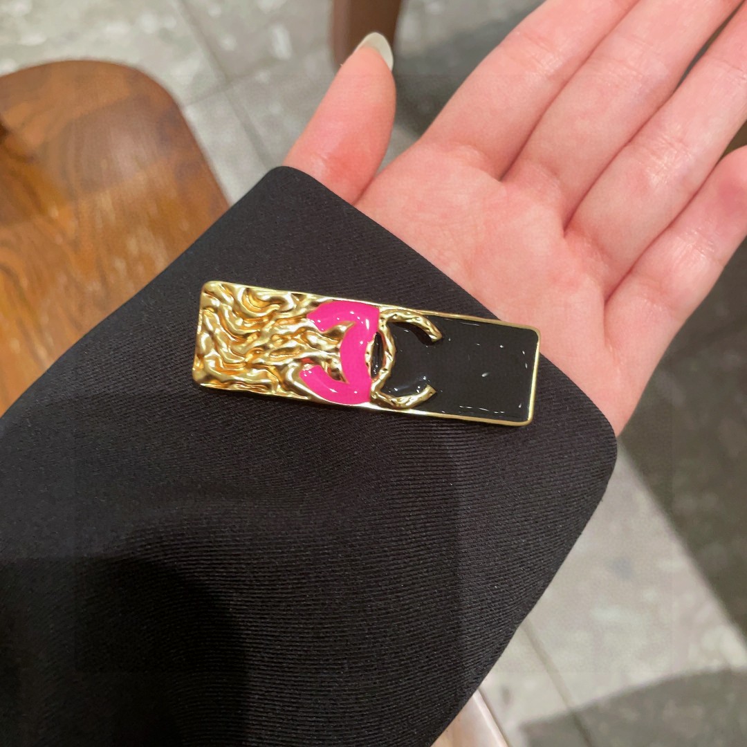 TOP CHANEL Hairpin - Gold