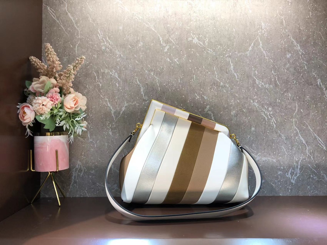 TOP FENDI First Bag 33x23.5x15cm - 3 Color