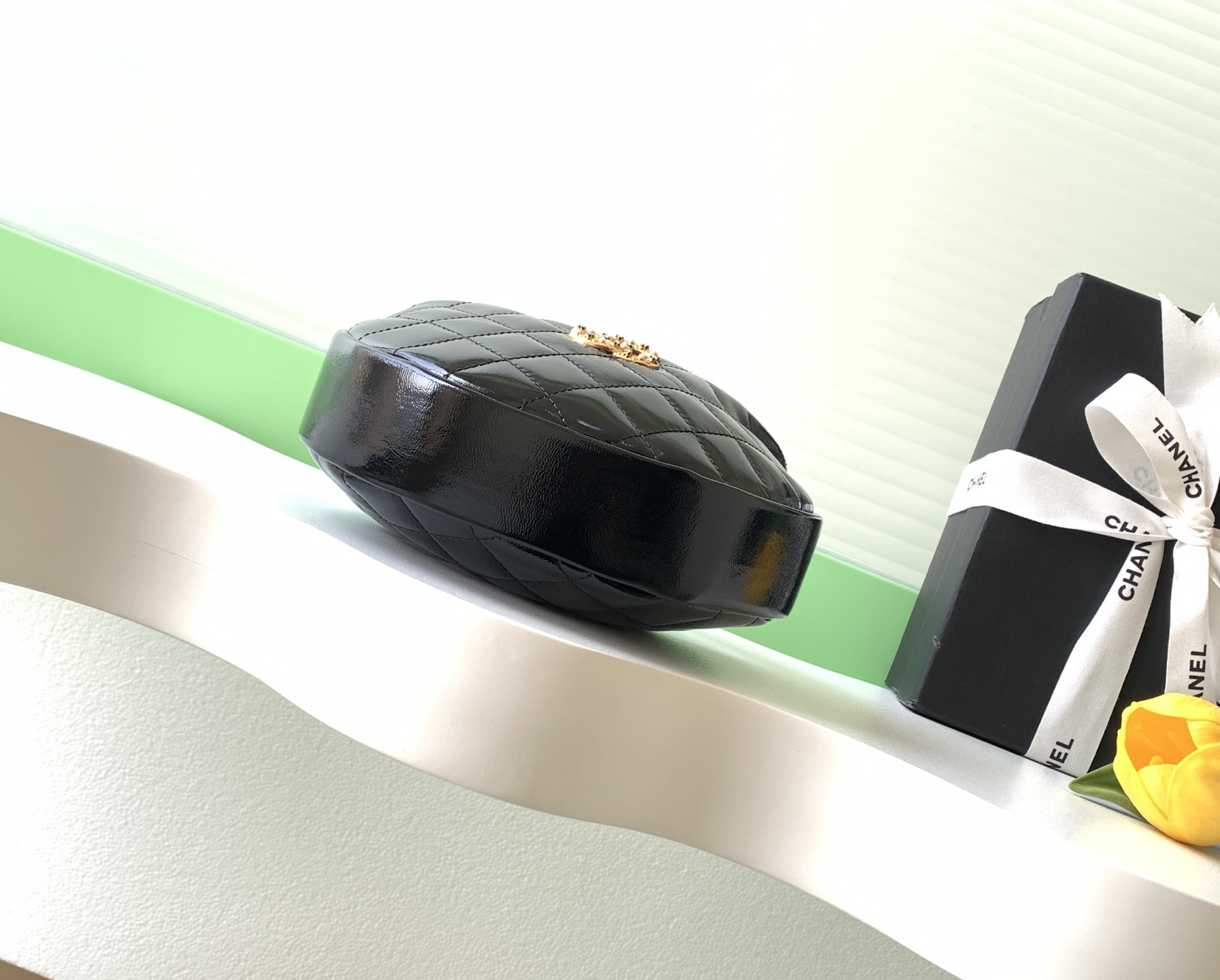 TOP CHANEL Round Hobo Pouch Bag 11x19x8cm - Black