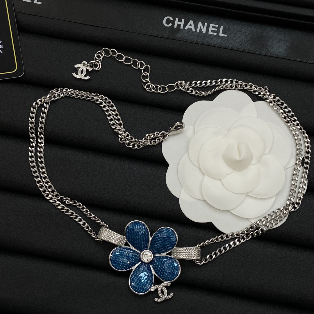 TOP CHANEL Necklace Bracelet Earrings Set - Silver