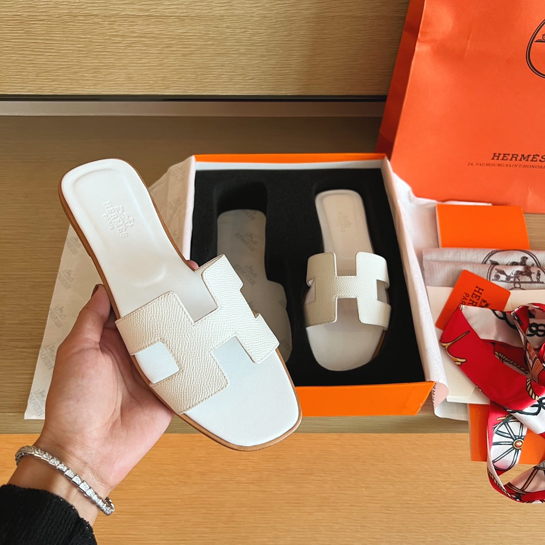 TOP HERMES Oran Sandals Grainy Leather - White