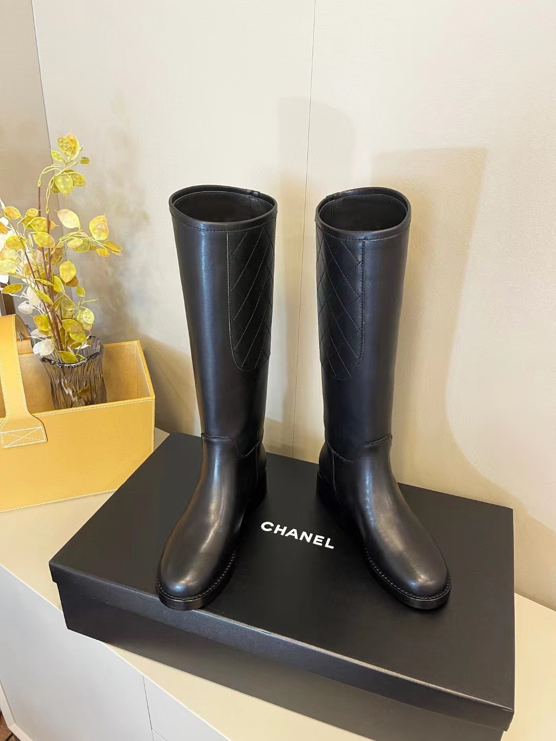 TOP CHANEL New Cowhide Boots - Black