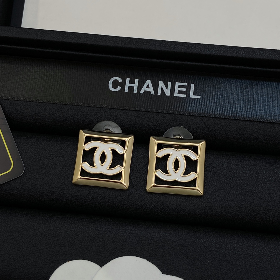 TOP CHANEL Square Earrings-2 Colors