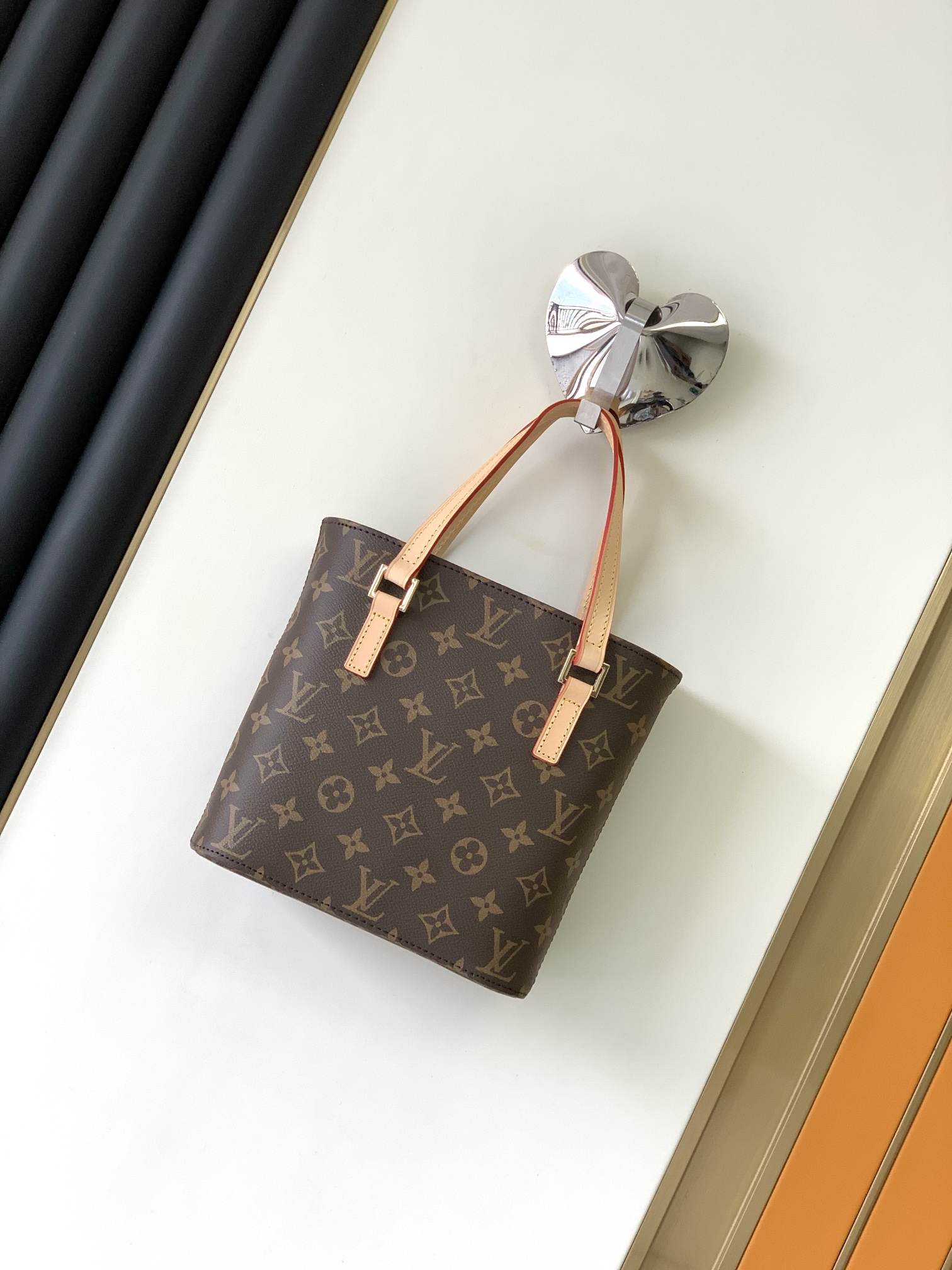 TOP Louis Vuitton LV Cow Leather Bucket Bag 23x21x8cm - Brown