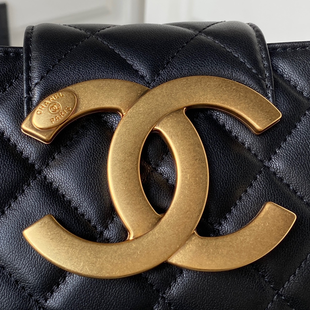 TOP CHANEL Retro Metal LOGO Lamb Leather Rhombus Bag 11.5×24×4.5cm - GHW&Black