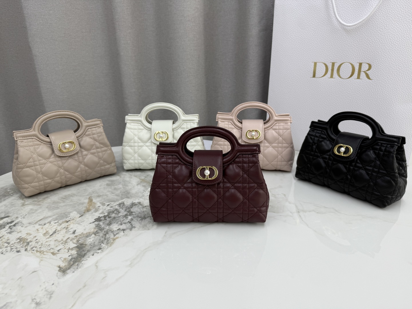 TOP Christian Dior  Jolie Top Handle Bag 18.5 x 13 x 8.5 cm - 5 Colors