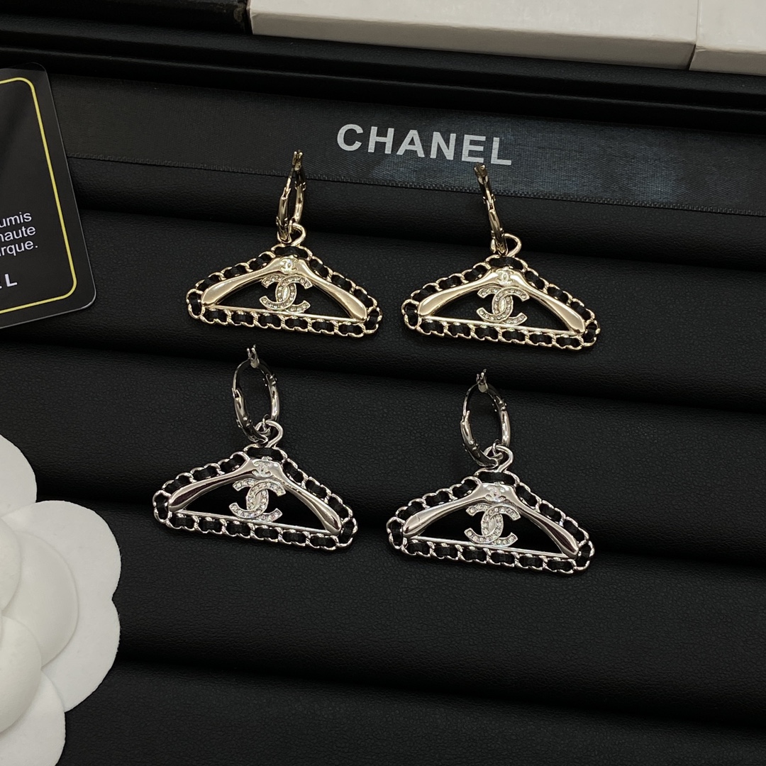 TOP CHANEL CC Earrings - 2 Colors