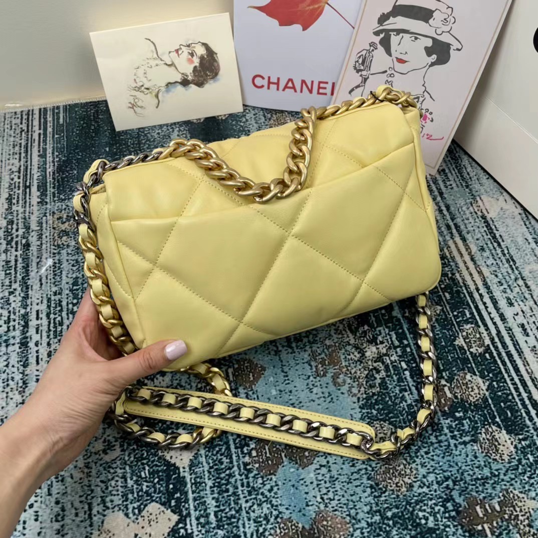TOP CHANEL19 Bag Small/Medium/Maxi - Yellow