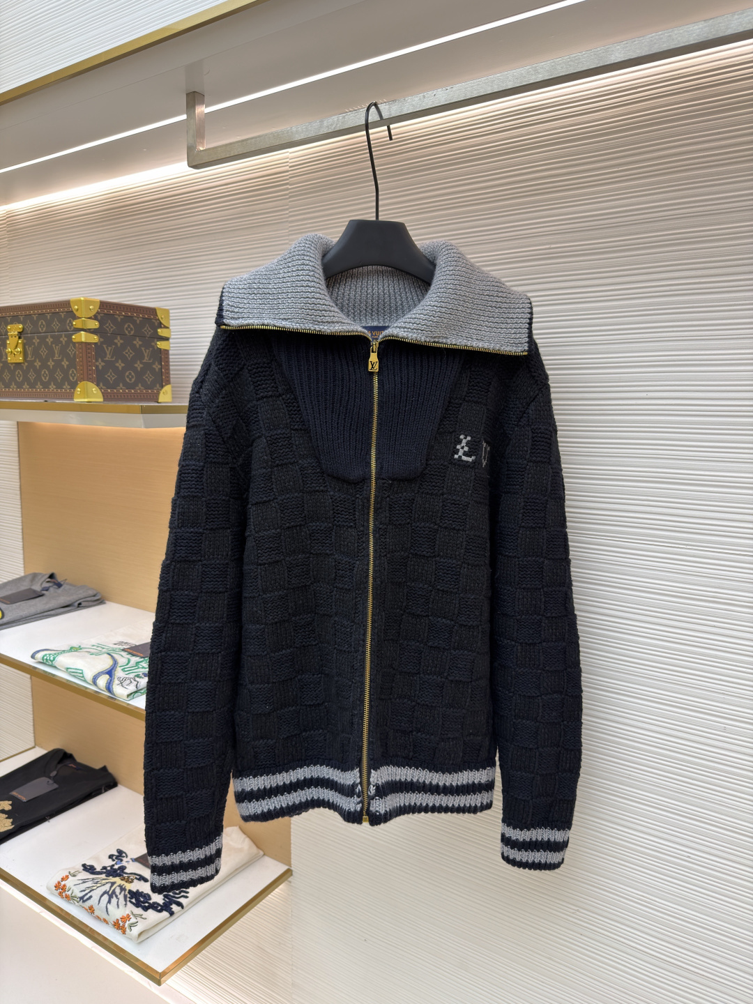 LOUIS VUITTON  针织束腰撞色罗纹衣领毛衣