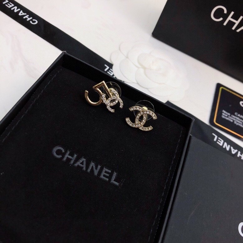 TOP CHANEL Double C Number 5 Irregular Stud Earrings