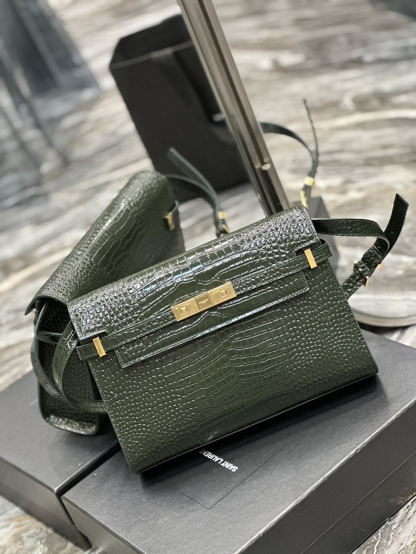 TOP Yves Saint Laurent YSL Manhattan  Crocodile Leather Bag - Dark Green