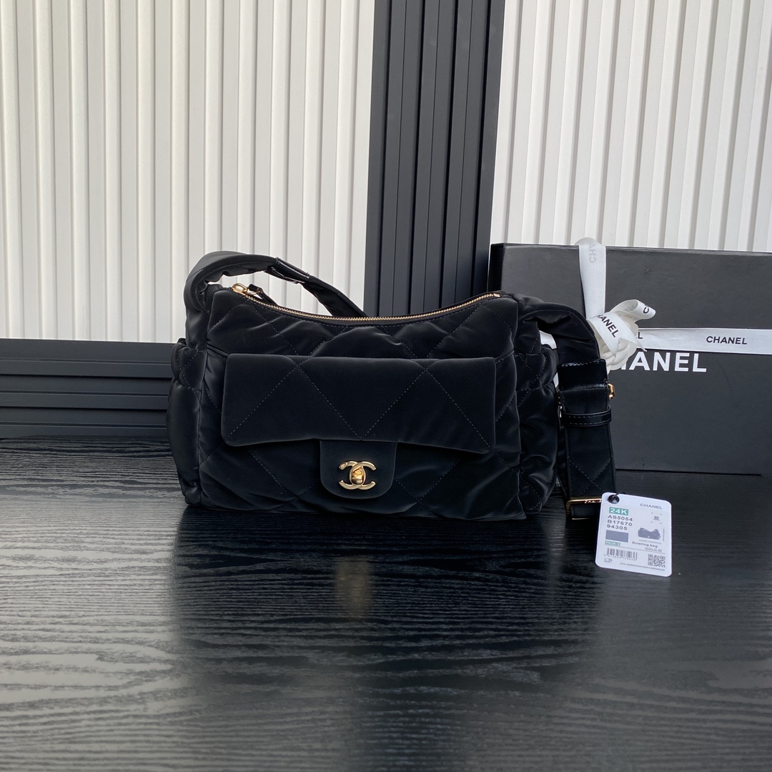 TOP CHANEL Coco Neige Hobo Bag 20x32x12cm - Black&GHW