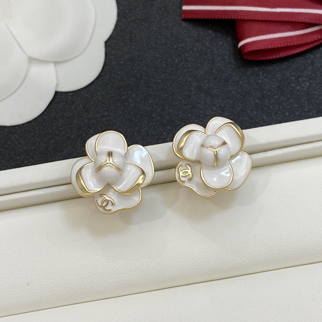 TOP CHANEL Camellia Earrings-2 Colors
